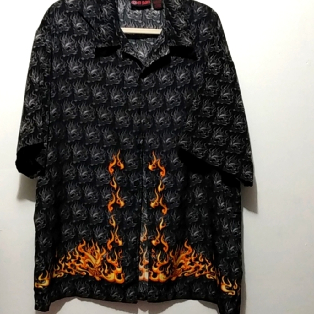 Vintage In Pain Men's Size XL Flame's Button Front Short Sleeve Shirt